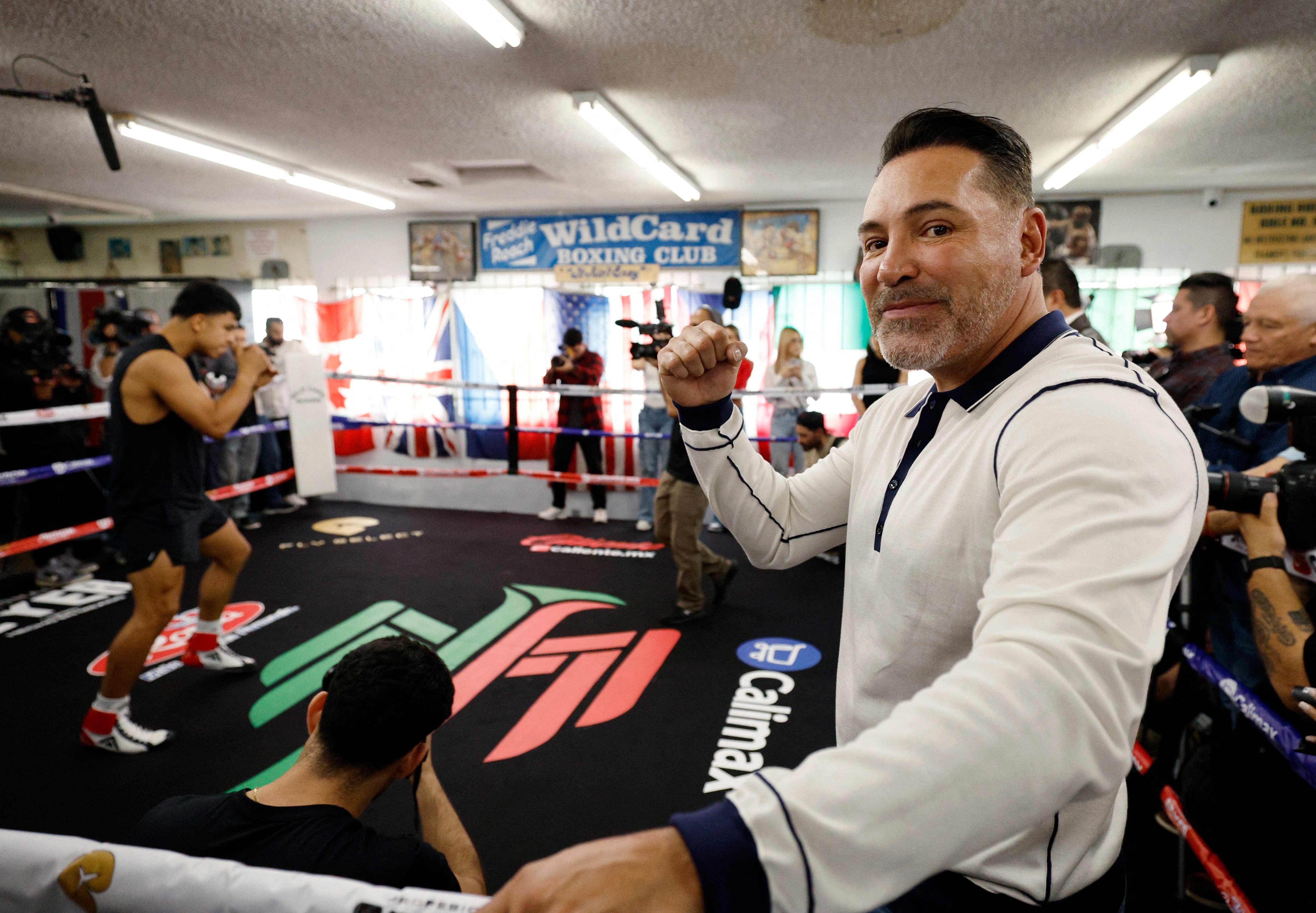 ‘Canelo’ arremete contra Óscar de la Hoya: “Es una lacra del boxeo”