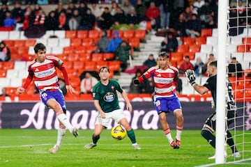 El Almería mirará de reojo lo que hagan Granada y Racing.