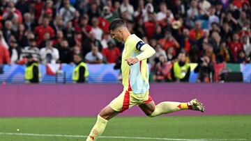 Soccer Football - Nations League - Final - Portugal v Spain - Allianz Arena, Munich, Germany - June 8, 2025 Spain's Alvaro Morata has his penalty saved by Portugal's Diogo Costa during the penalty shootout REUTERS/Angelika Warmuth